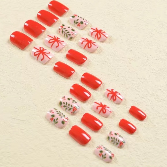 Christmas Press On Nails - Picture 3 of 6